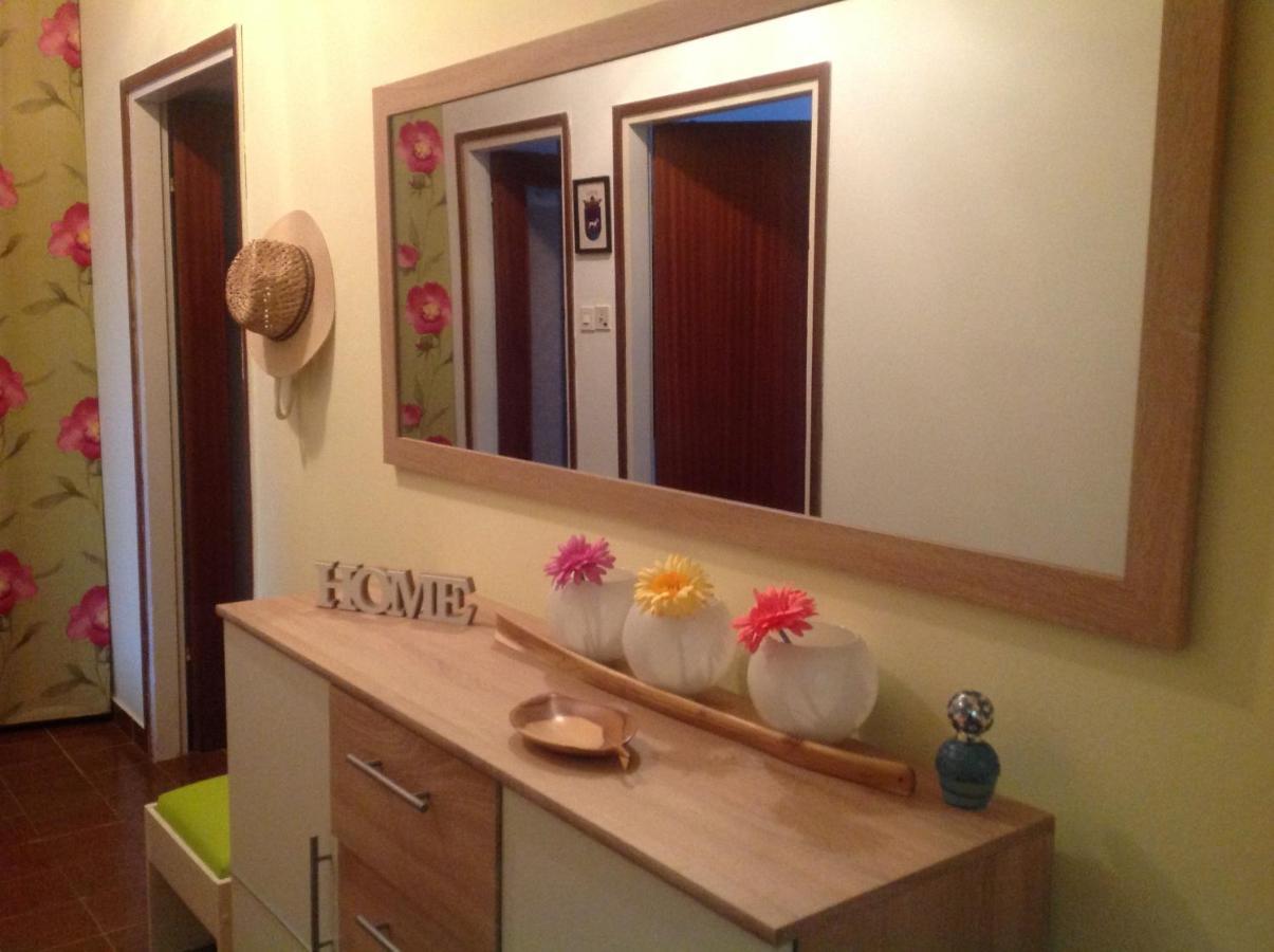 Near Centar For 2+1 At Pula, With Garden And Free Parking * Pula