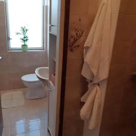 Apartment Near Centar For 2+1 At Pula, With Garden And Free Parking Exterior photo