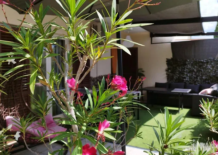 Apartment Near Centar For 2+1 At Pula, With Garden And Free Parking